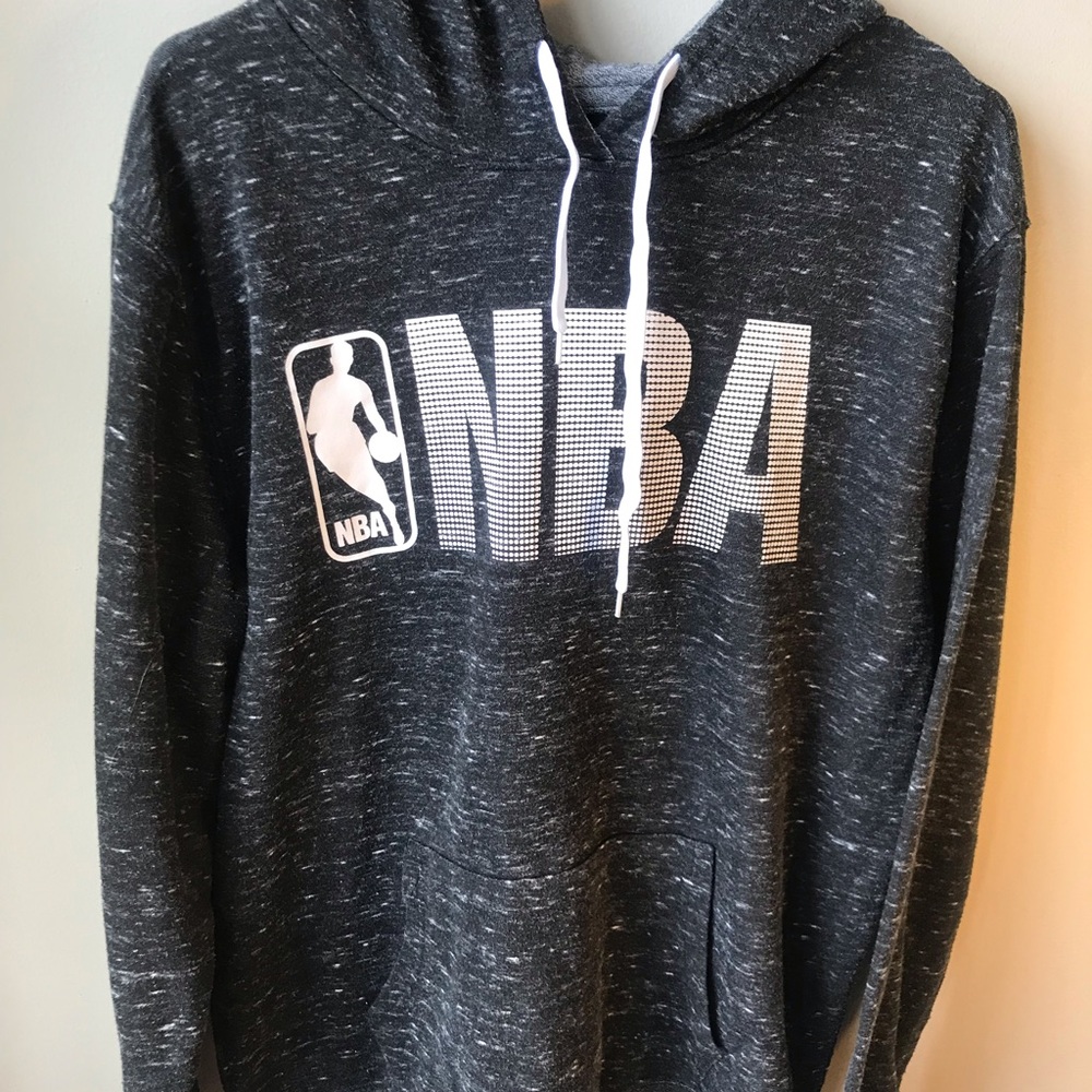 NWOT NBA Size L - dark gray hoodie - pockets, hoodie and strings